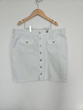 Tommy Hilfiger White Denim Button Front Skirt - Size 8 - Pocket Detail